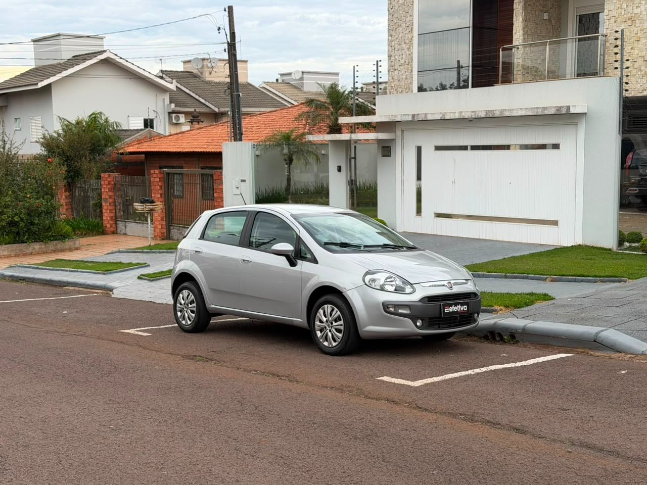 Fiat Punto Essence 1.6 16v (flex) Essence 1.6 16V (flex) Prata - foto 2