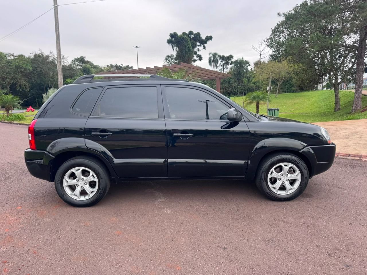 Hyundai Tucson Gl 2.0 16V Preto - foto 6