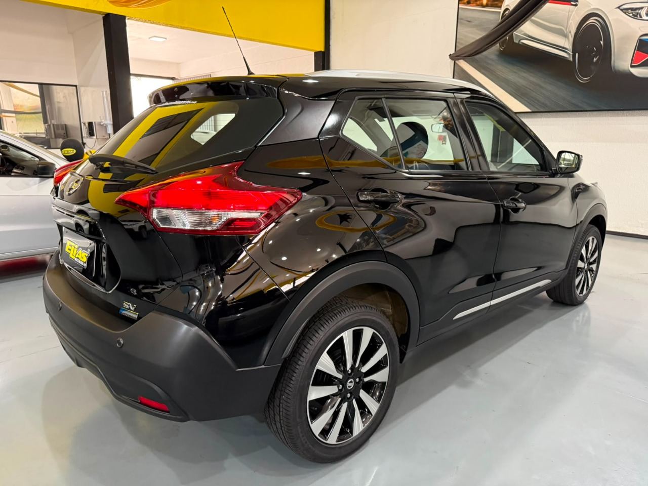 Nissan Kicks 1.6 Sv CVT (flex) Preto - foto 4