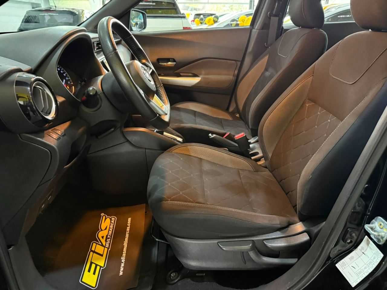 Nissan Kicks 1.6 Sv CVT (flex) Preto - foto 8