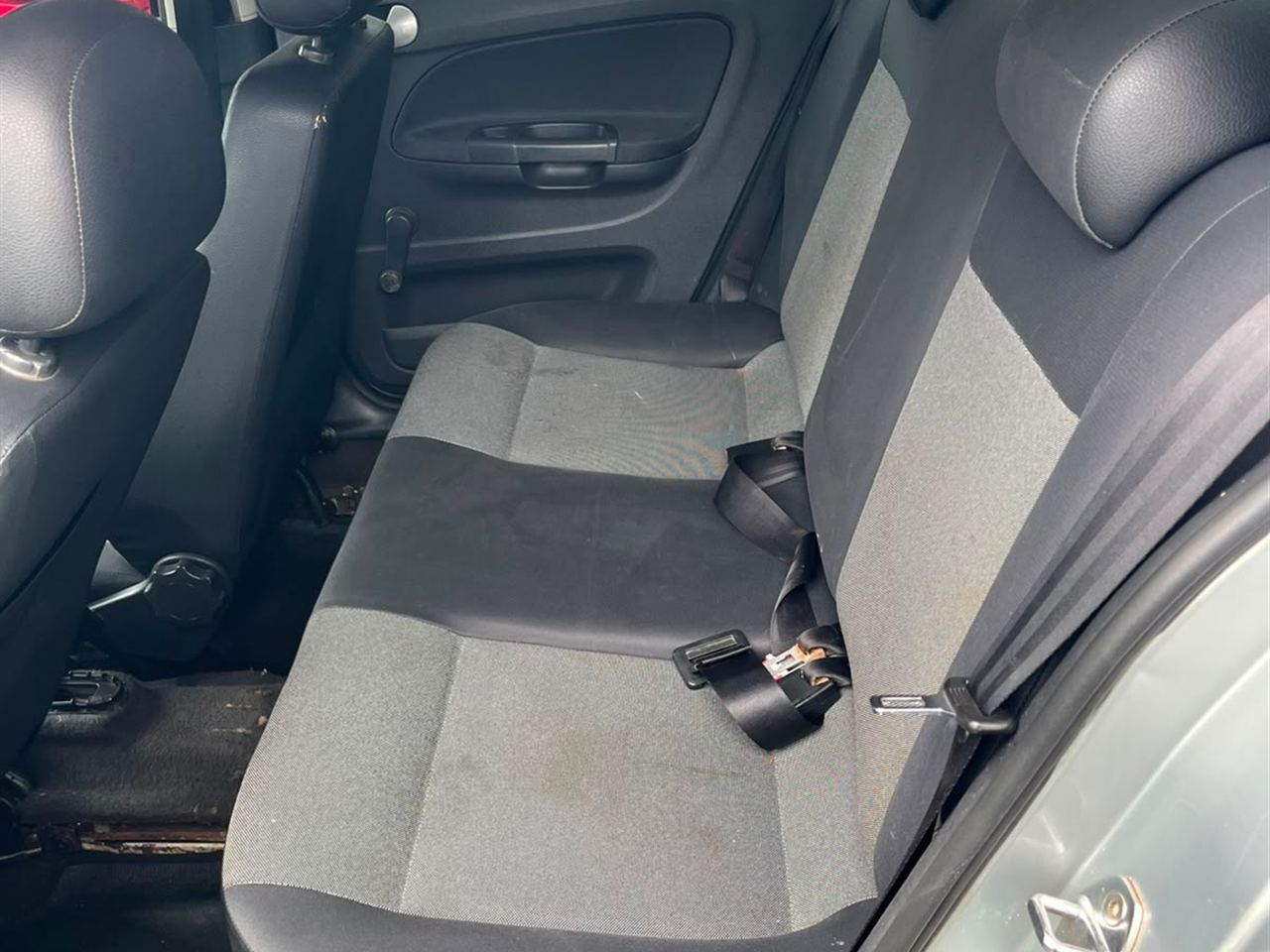 Volkswagen Voyage 1.0 Tec City (flex) Prata - foto 6