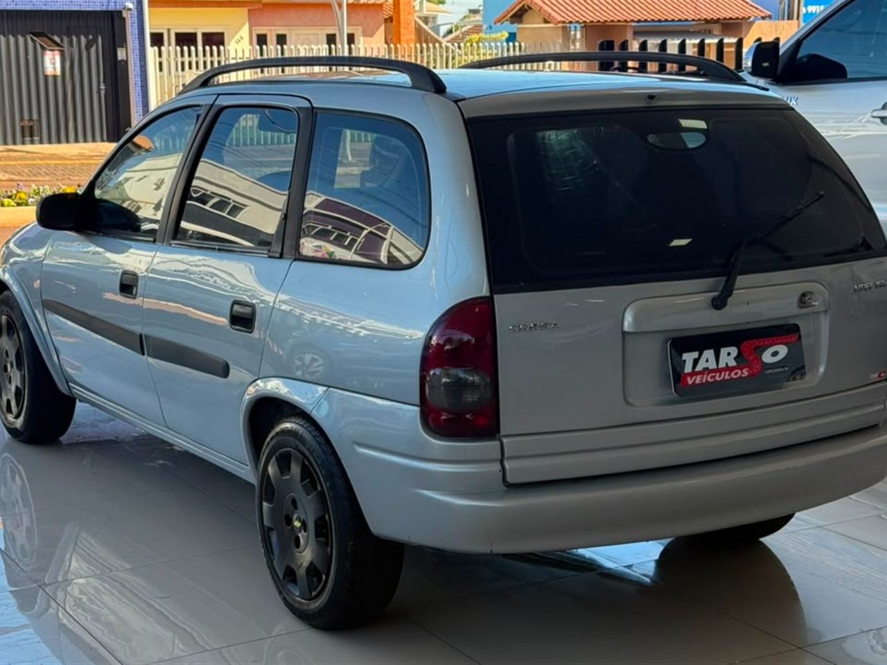 Chevrolet Corsa Wagon Super 1.0 Mpfi 16V Prata - foto 4