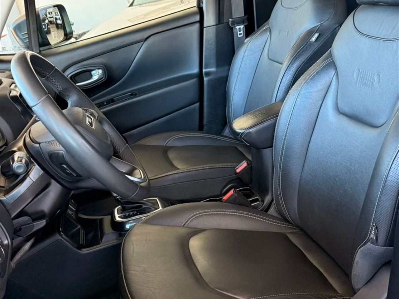 Jeep Renegade 1.3 T270 Longitude (aut) Preto - foto 7