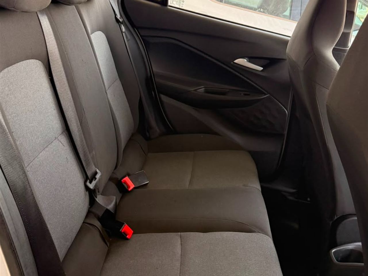Chevrolet Onix 1.0 LT (flex) Prata - foto 8