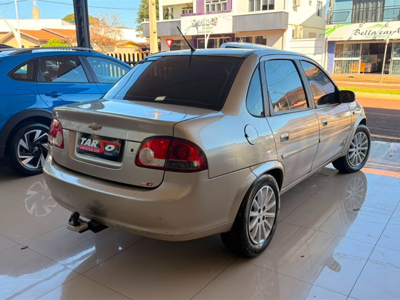Chevrolet Classic Ls Vhc E 1.0 (flex) Bege - foto 4