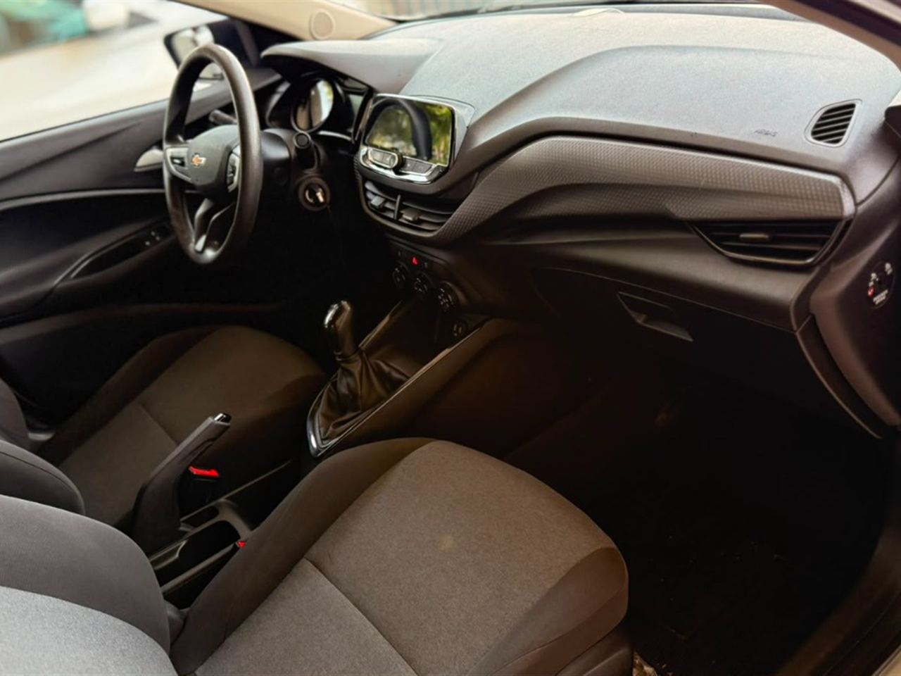 Chevrolet Onix 1.0 LT (flex) Prata - foto 7