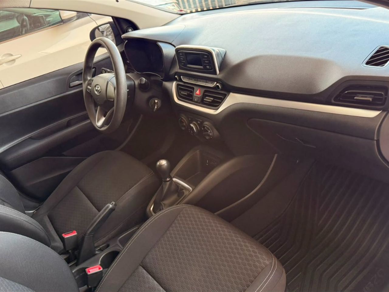 Hyundai HB20 1.0 Sense Preto - foto 7