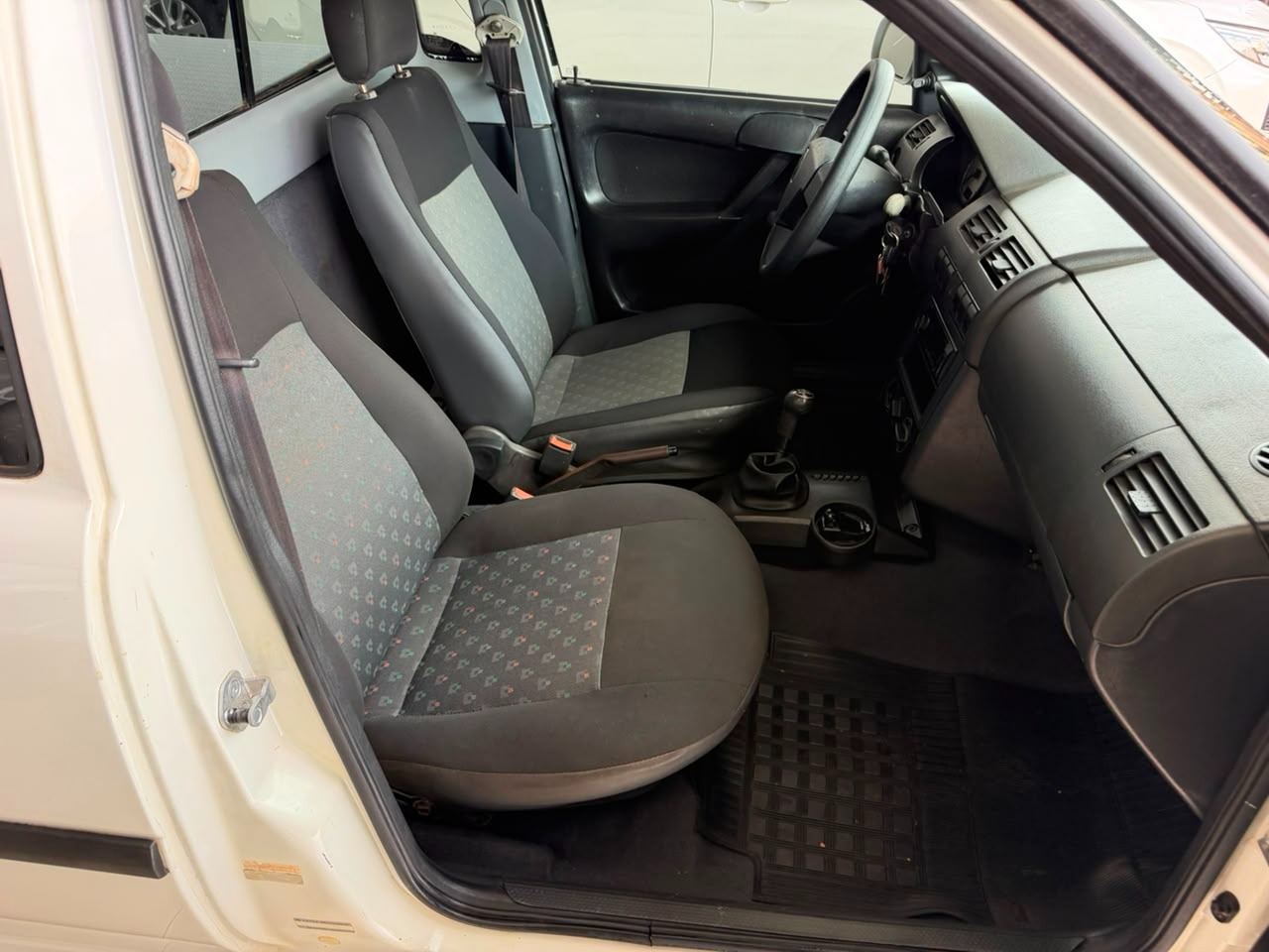 Volkswagen Saveiro 1.6 (flex) Branco - foto 10