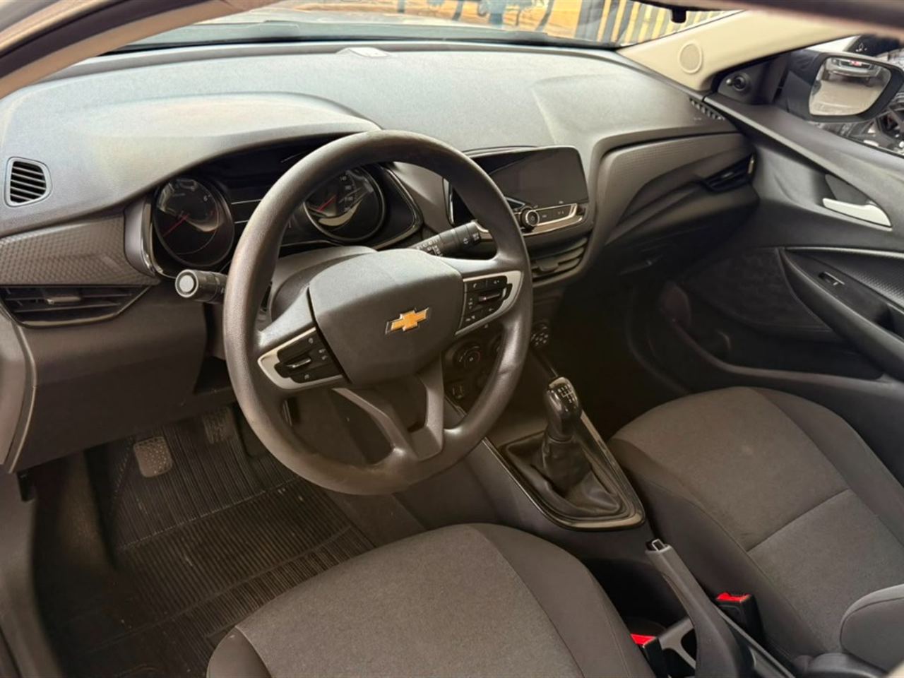 Chevrolet Onix 1.0 LT (flex) Prata - foto 10