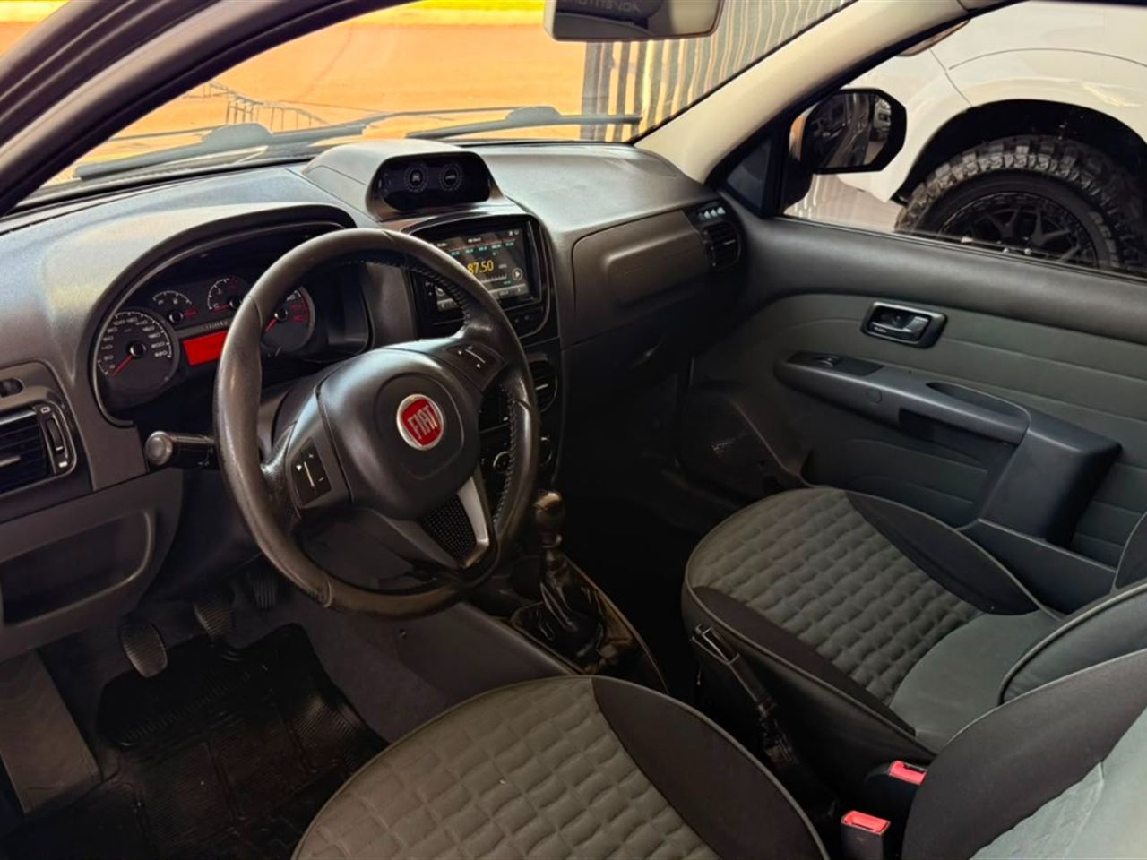 Fiat Strada Adventure 1.8 16V (flex) (cabine Estendida) Cinza - foto 8