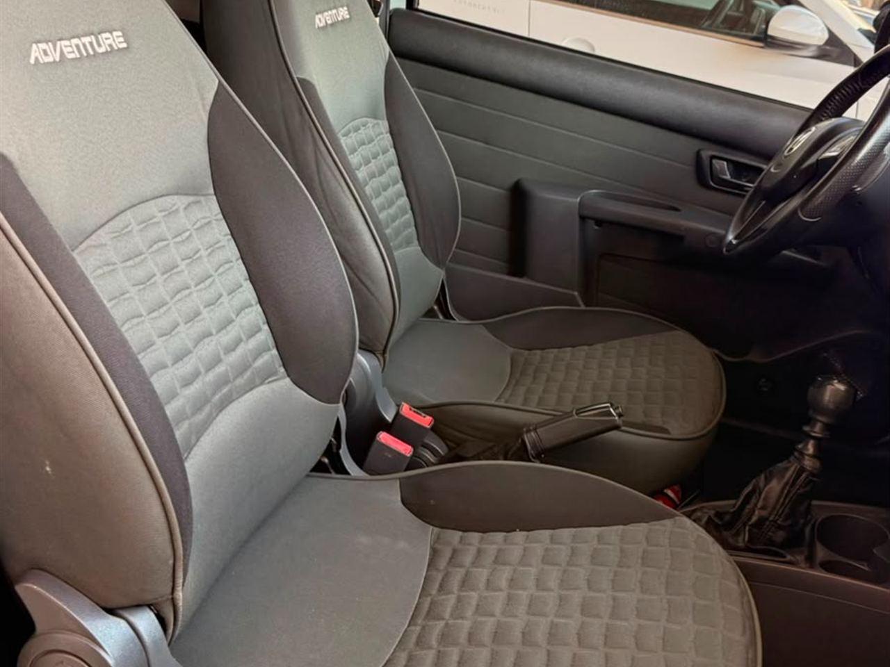 Fiat Strada Adventure 1.8 16V (flex) (cabine Estendida) Cinza - foto 6